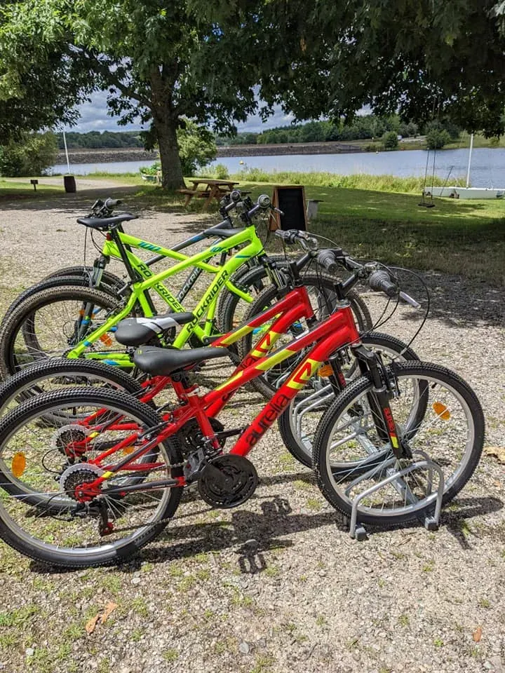 VTT autour du lac